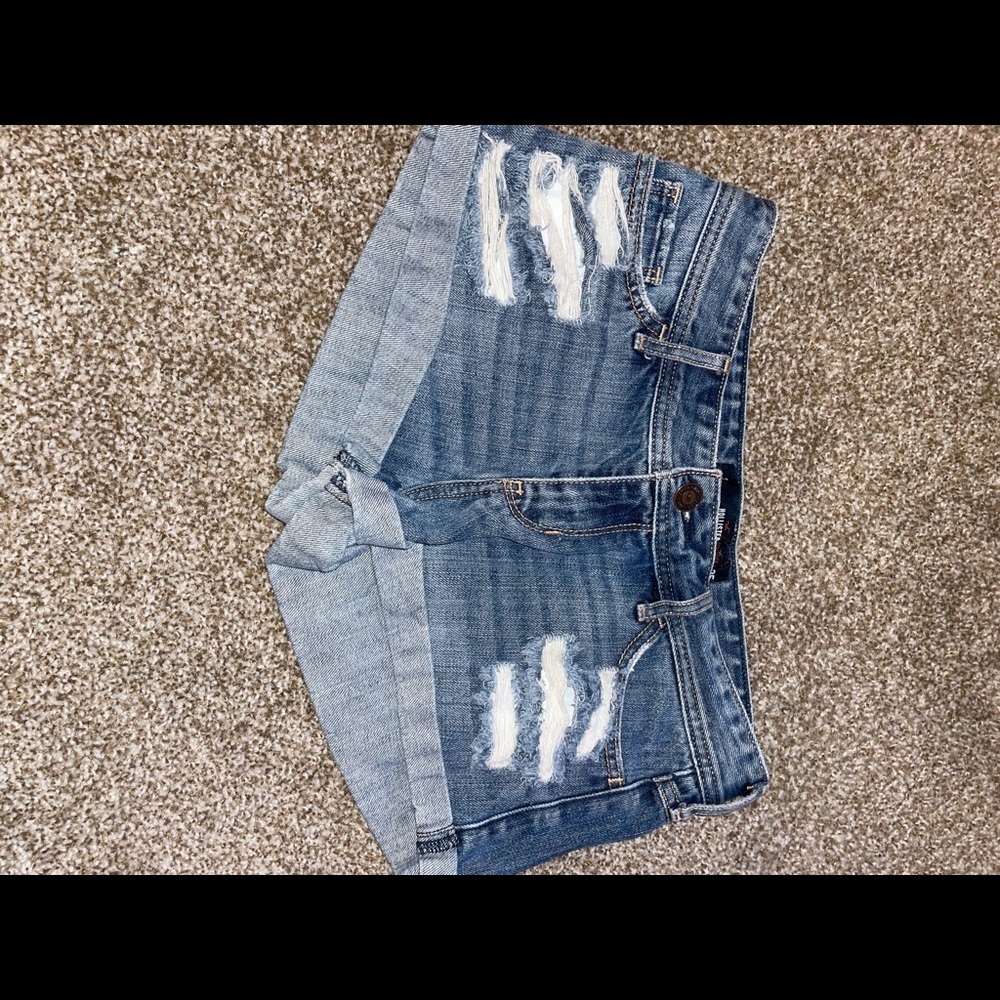HOLLISTER ripped jean shorts